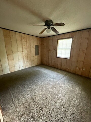 Building Photo - 3 bedroom 1 bath apartment