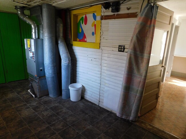 Building Photo - Quaint 3 bedroom/1 bath House in Augusta, KS!