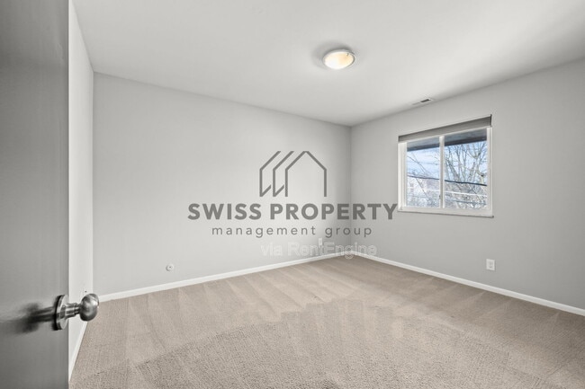 Building Photo - 1155 Edgehill Rd