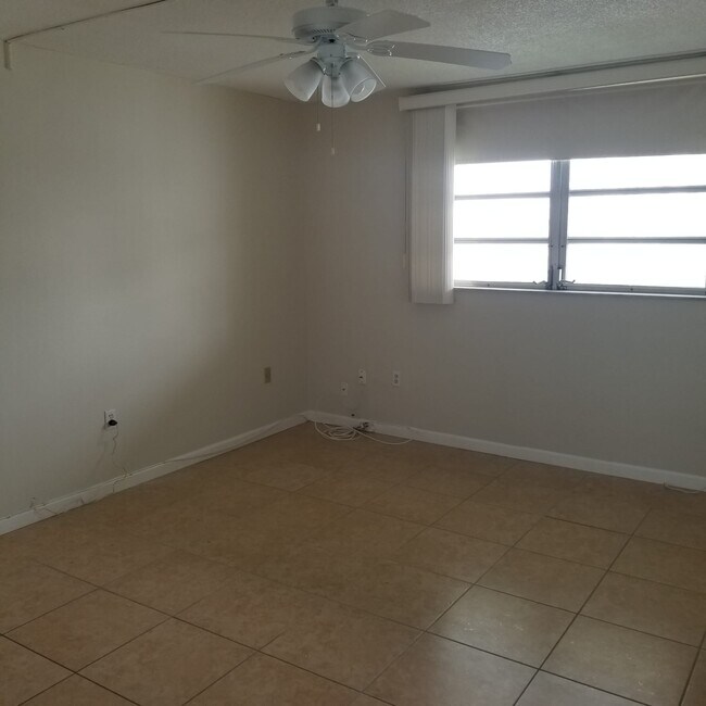 Building Photo - 3030 Marcos Dr