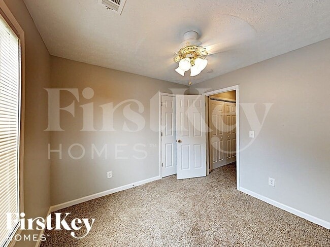 Building Photo - 328 Kellys Walk