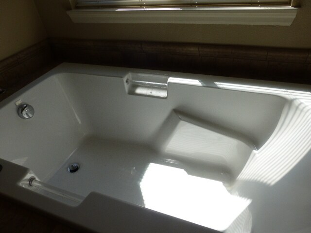 Building Photo - Bethany Town Home Available