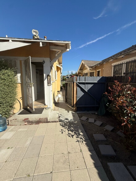 Building Photo - 1424 W 45th St