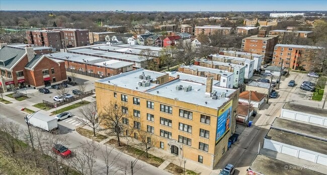 Building Photo - 6146 N Ravenswood Ave