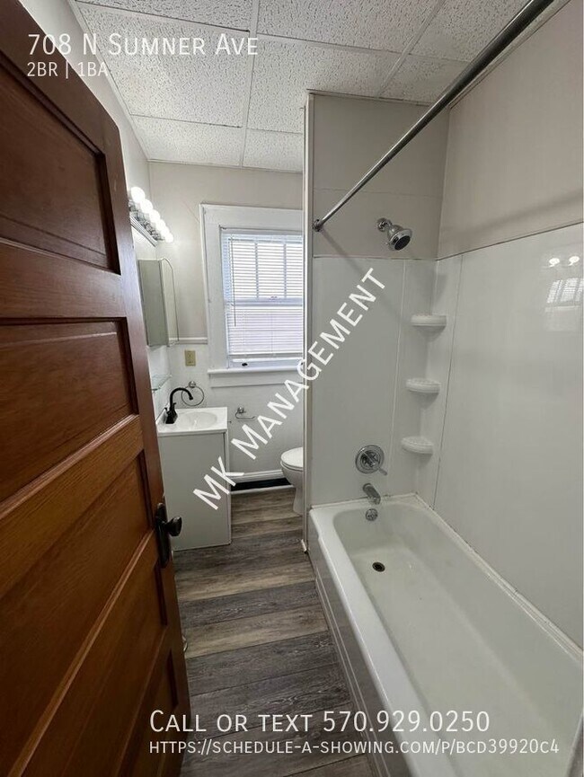 Building Photo - 2 bed /  bath