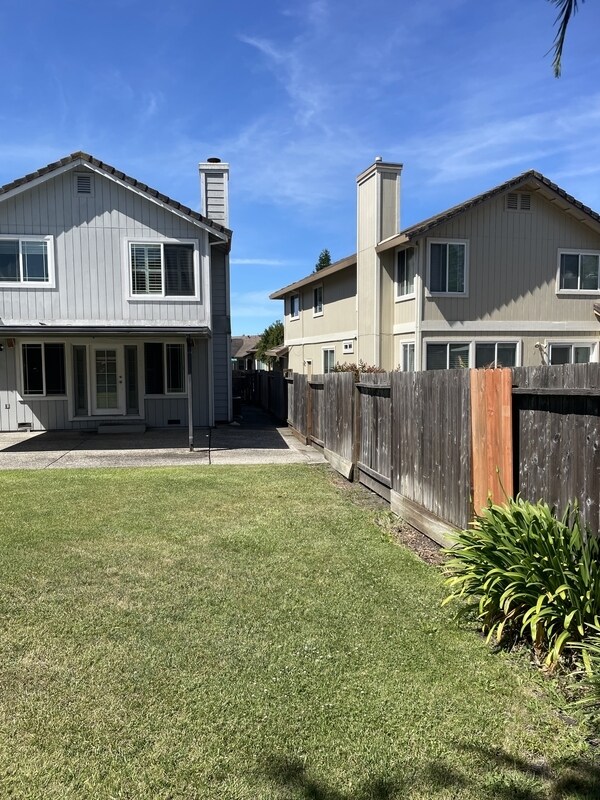 Building Photo - 7309 Roxanne Ln