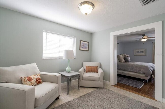 Building Photo - 378 Westwinds Dr