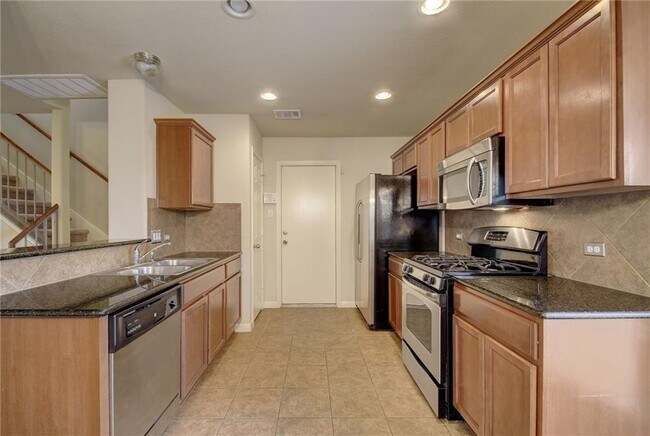 Building Photo - 476 Nottingham Loop