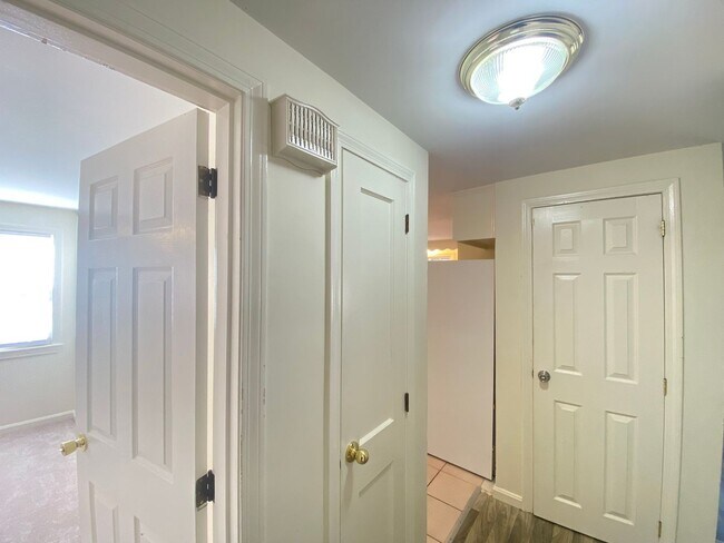 Building Photo - 94 Millville St