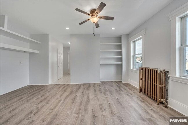 Building Photo - 425 Hancock Pl