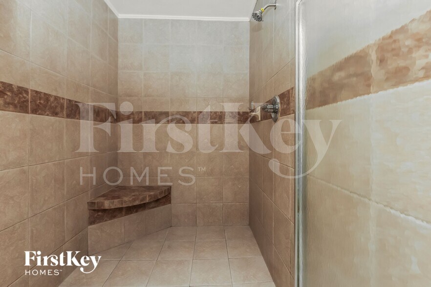 Building Photo - 241 SW 32nd Terrace