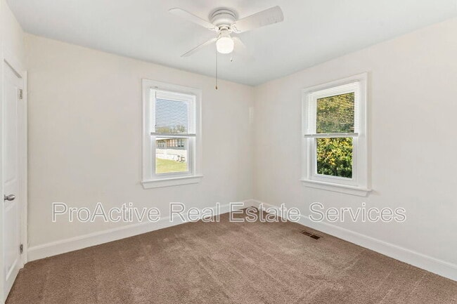 Building Photo - 1018 Wolcott Ave