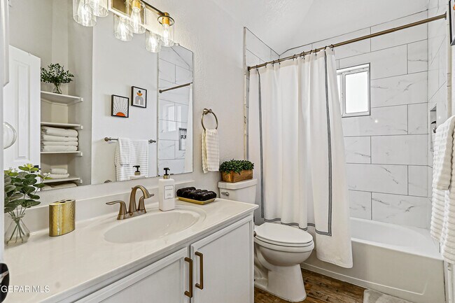 Building Photo - 12120 Desert Quail Ave