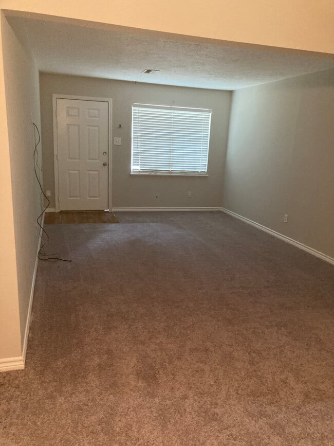 Building Photo - 9590 Gardner St