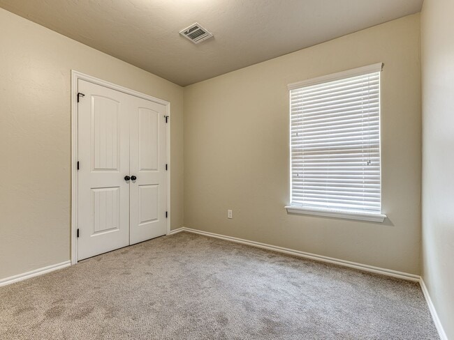 Building Photo - 3 Bedroom home in Deer Creek ISD - Montague/Sonador Addition - Community Pool