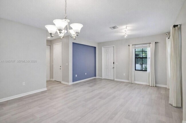 Building Photo - 760 NE 193rd Terrace