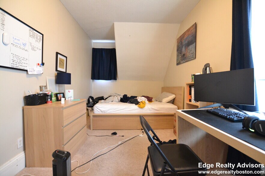 Building Photo - 70 Arlington St