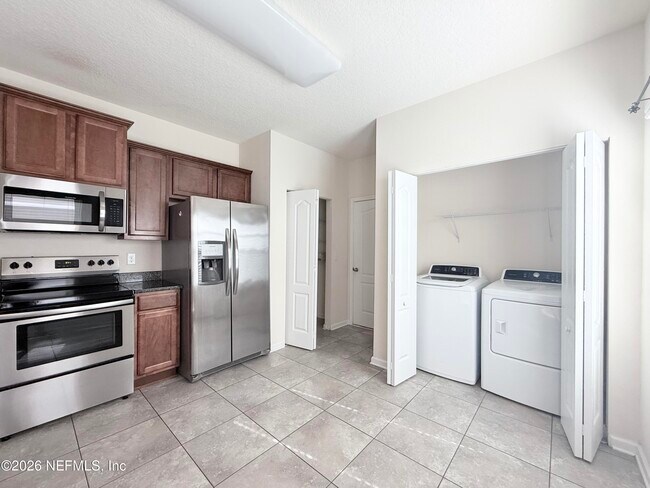 Building Photo - 650 Servia Dr