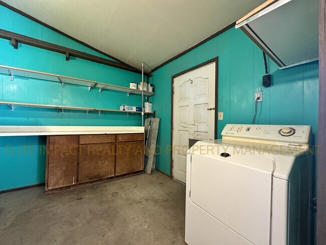 Building Photo - 5962 E 25th St