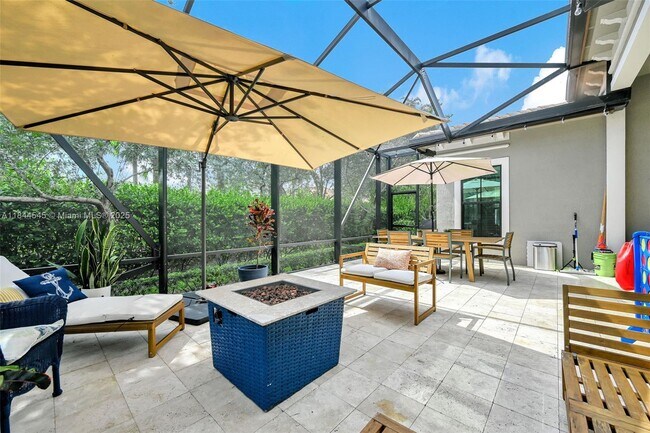 Building Photo - 8855 Watercrest Cir W