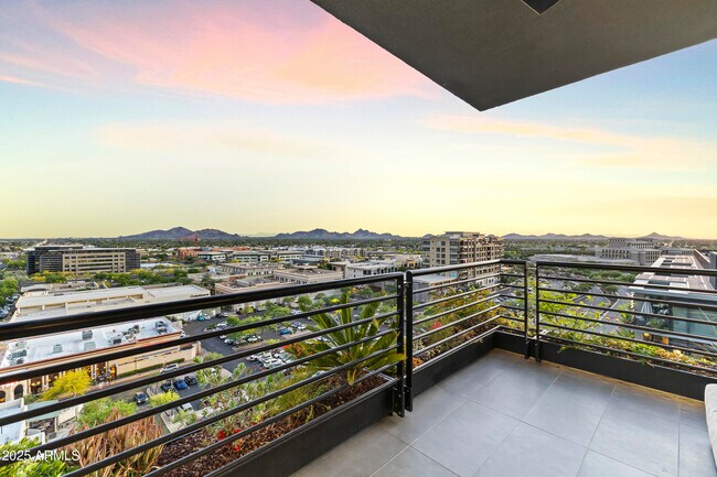 Building Photo - 7180 E Kierland Blvd