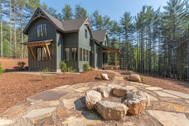 Building Photo - Stunning House w/ Amenities to Camp Lake J...
