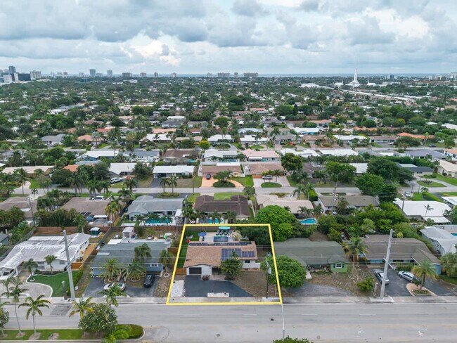 Building Photo - 5760 NE 18th Ave