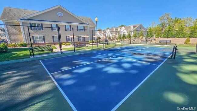 Building Photo - 260 W Main St