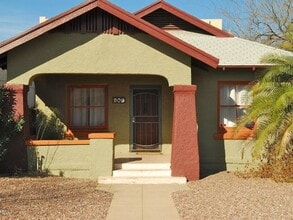 Building Photo - 909 N 7th Ave