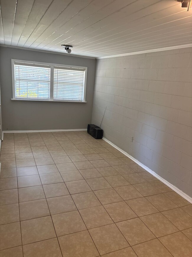 Building Photo - Charming 2 Bedroom Home on a Spacious Corner Lot — Orlando, FL