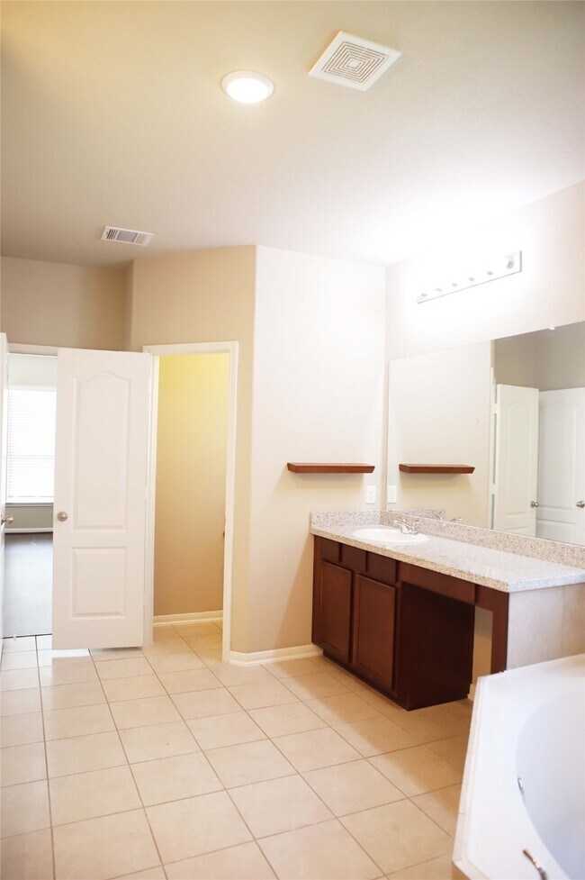 Building Photo - 25981 N Kings Mill Ln