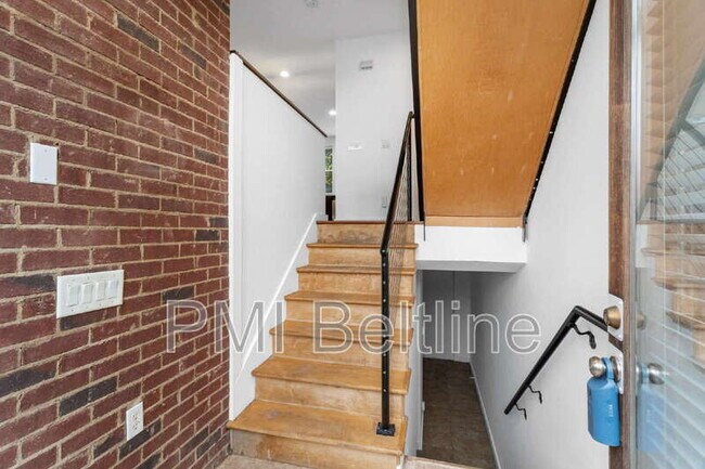 Building Photo - 988 DeKalb Ave NE