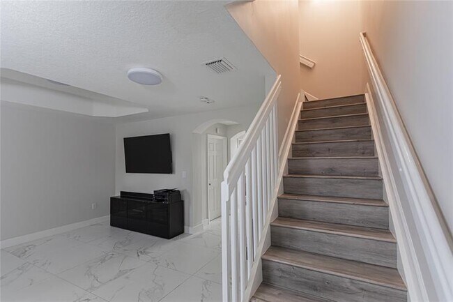 Building Photo - 14387 SW 9th Ct