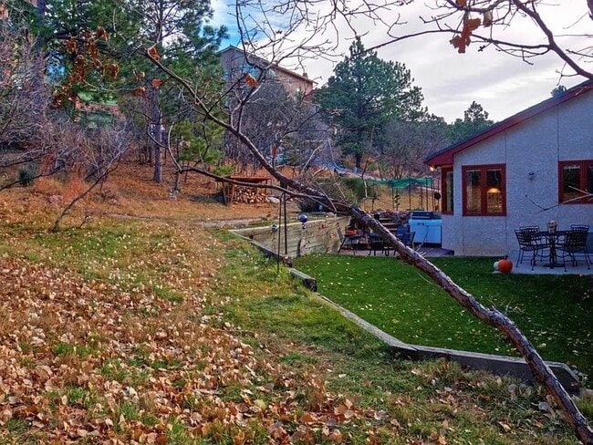 Building Photo - 790 Popes Valley Dr