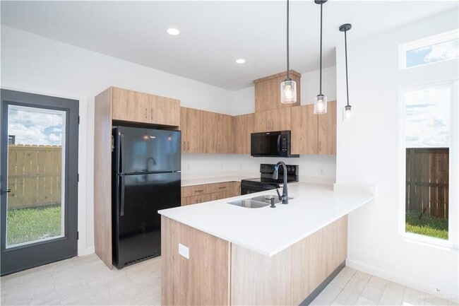Building Photo - 3548 Hidalgo Cir