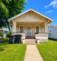 Building Photo - 2 Bedrooms/1 Bathroom House