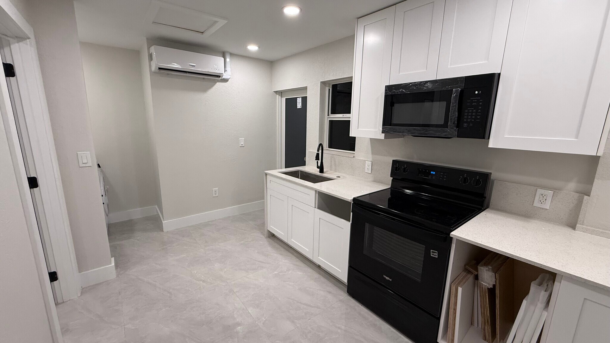 Building Photo - 15929 SW 141st Ter