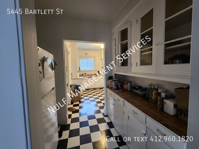 Building Photo - 5445 Bartlett St