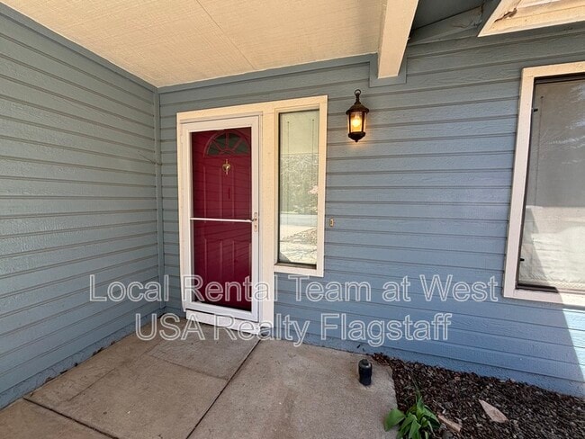 Building Photo - 3521 S Walapai Dr