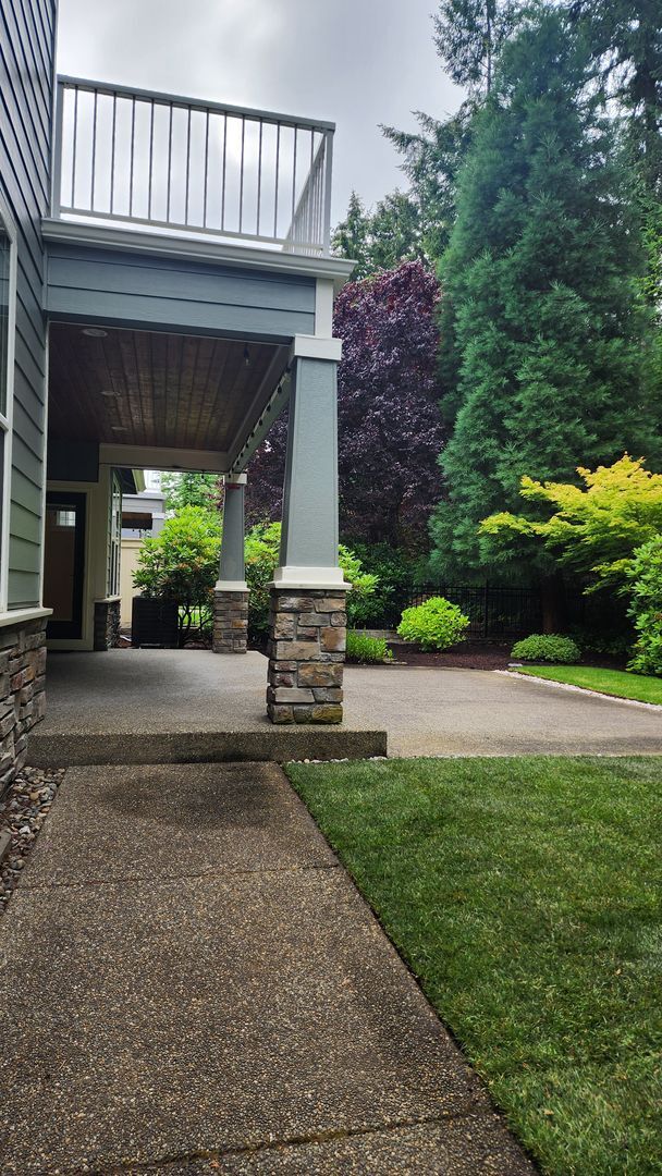 Building Photo - Beautiful Campus Glen 4-Bedroom!