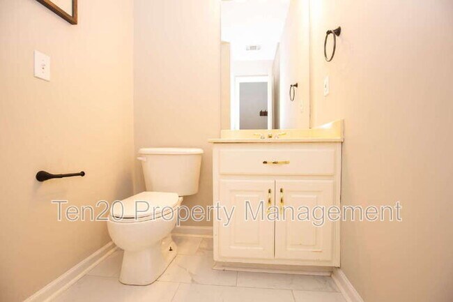 Building Photo - 177 Richardson Rd