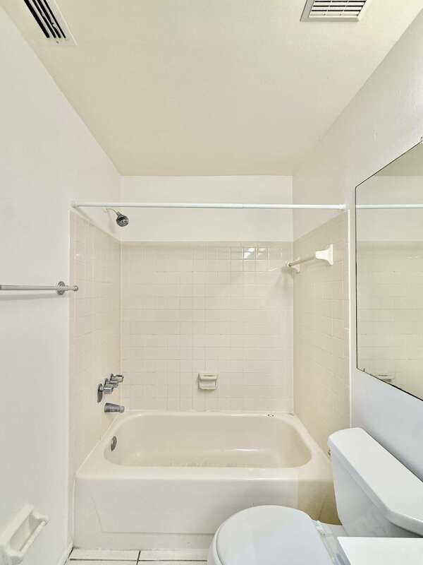 Building Photo - 599 Capistrano Ct