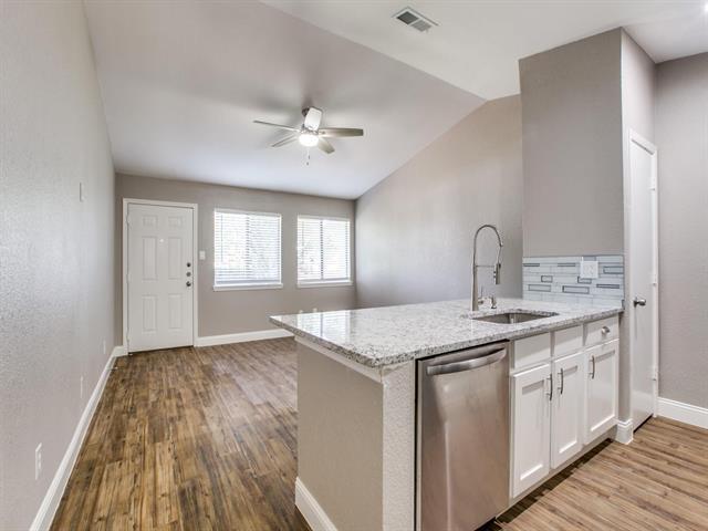 Building Photo - 1419 Willow Run Dr