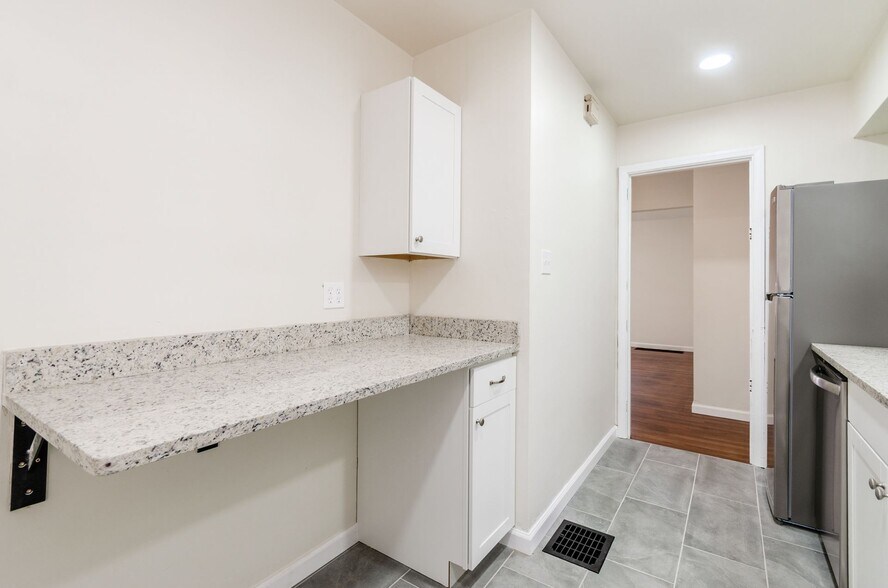 Building Photo - 1448 Elmwood Ave