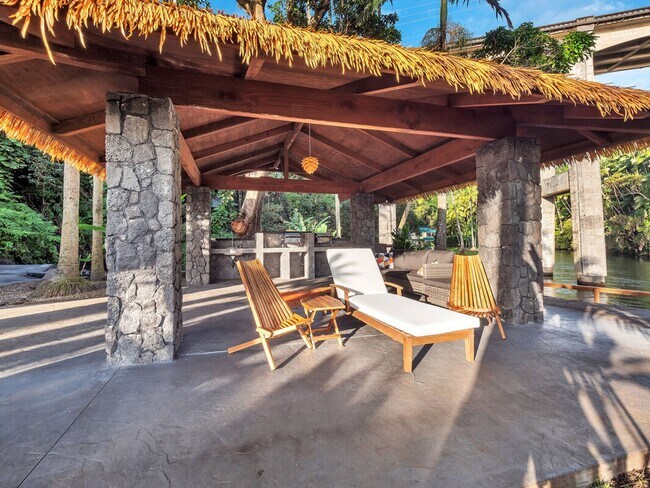 Building Photo - Oceanfront Estate: The Honolii Hale