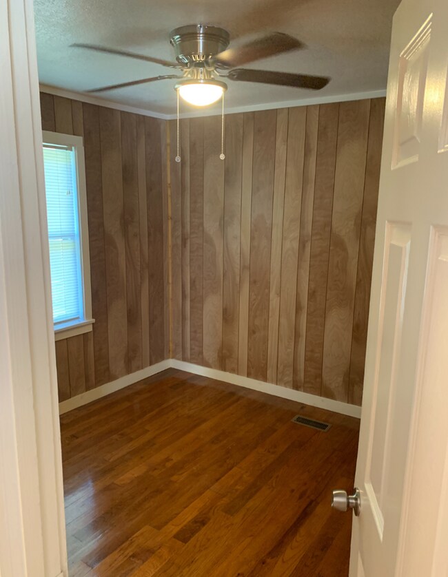 Building Photo - 2Bed/1Bath House