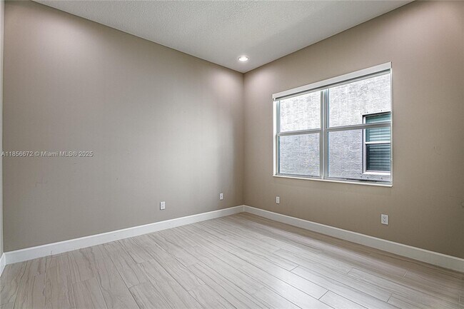 Building Photo - 15431 Goldfinch Cir