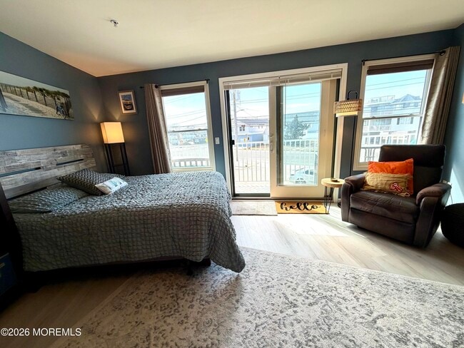 Building Photo - 1810 Central Ave