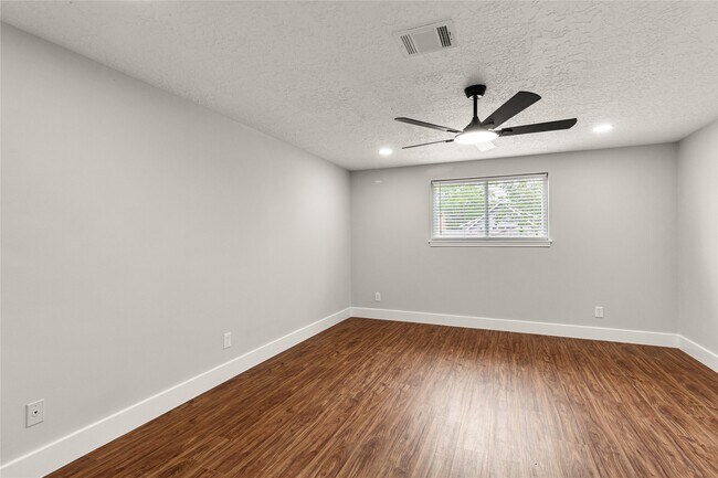 Building Photo - 9639 Springview Ln