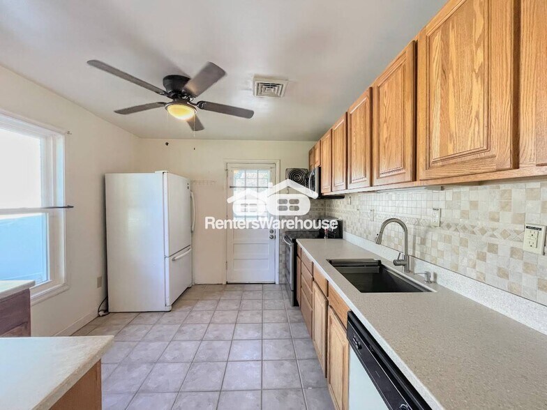 Building Photo - 1001 Bowden Ave